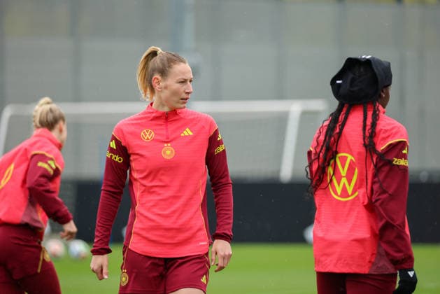 Herzogenaurach, Deutschland, 12. April 2026: Länderspielmaßnahme Vorbereitung auf das Frauen WM-Qualifikationsspiel gegen Österreich - Training in Herzogenaurach Im Bild: Sarai Linder (Deutschland) Copyright: HMBxMedia MadeleinexFantini
