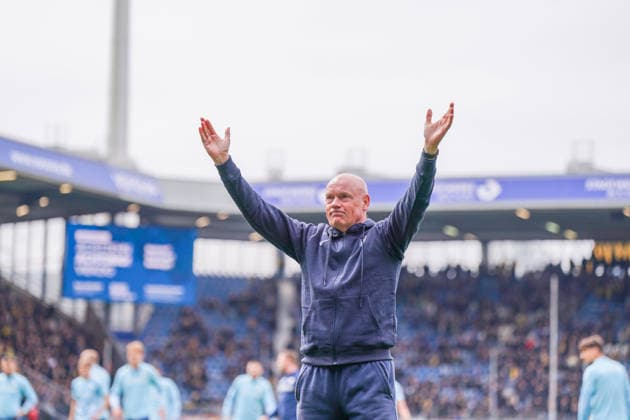 Deutschland: Fussball 2. Bundesliga 2025 - 2026, 29. Spieltag - VfL Bochum vs Eintracht Braunschweig - Vonovia Ruhrstadion: Uwe Rösler Uwe Roesler Uwe Rosler (Trainer, VfL Bochum) Geste, Gestik, Emotion, Mimik, Gesichtsausdruck