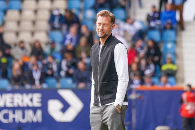 Deutschland: Fussball 2. Bundesliga 2025 - 2026, 29. Spieltag - VfL Bochum vs Eintracht Braunschweig - Vonovia Ruhrstadion: Lars Kornetka (Trainer, Eintracht Braunschweig) Mimik, Gesichtsausdruck, Emotion