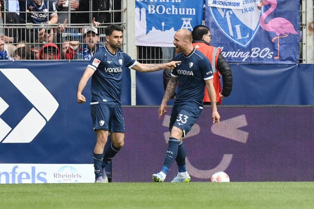 Jubel 1:0 v.li., Gerrit Holtmann (VfL Bochum), Philipp Hofmann (VfL Bochum) 12.04.2026, Fussball 2. Bundesliga, Saison 2025 2026, 29. Spieltag, VfL Bochum - Eintracht Braunschweig DFL regulations prohibit any use of photographs as image sequences and or quasi-video Bochum Vonovia Ruhrstadion Nordrhein Westfalen Deutschland