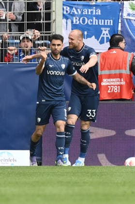 Jubel 1:0 v.li., Gerrit Holtmann (VfL Bochum), Philipp Hofmann (VfL Bochum) 12.04.2026, Fussball 2. Bundesliga, Saison 2025 2026, 29. Spieltag, VfL Bochum - Eintracht Braunschweig DFL regulations prohibit any use of photographs as image sequences and or quasi-video Bochum Vonovia Ruhrstadion Nordrhein Westfalen Deutschland