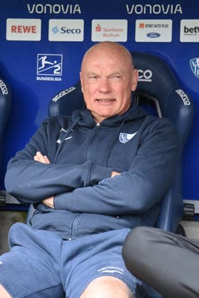 Trainer Uwe Rösler (VfL Bochum) 12.04.2026, Fussball 2. Bundesliga, Saison 2025 2026, 29. Spieltag, VfL Bochum - Eintracht Braunschweig DFL regulations prohibit any use of photographs as image sequences and or quasi-video Bochum Vonovia Ruhrstadion Nordrhein Westfalen Deutschland