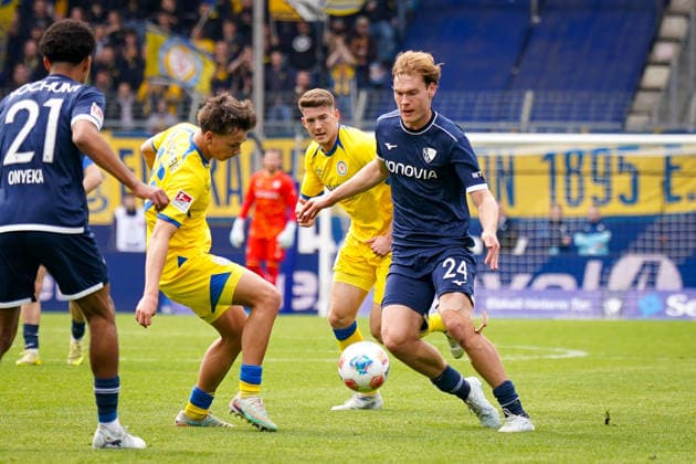 Deutschland: Fussball 2. Bundesliga 2025 - 2026, 29. Spieltag - VfL Bochum vs Eintracht Braunschweig - Vonovia Ruhrstadion: Mats Pannewig (VfL Bochum, 24)