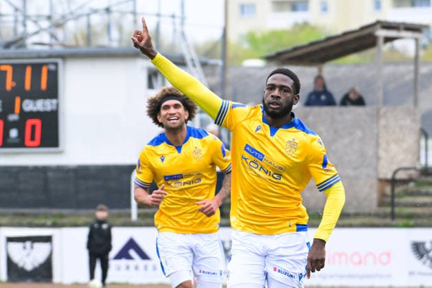 12.04.2026, xlakx, Fussball Regionalliga Nordost, BFC Preussen - Carl Zeiss Jena v.l. Malik Talabidi (FC Carl Zeiss Jena) Jubel nach dem Tor zum 0:1 (DFL DFB REGULATIONS PROHIBIT ANY USE OF PHOTOGRAPHS as IMAGE SEQUENCES and or QUASI-VIDEO) Berlin *** 12 04 2026, xlakx, Soccer Regionalliga Nordost, BFC Preussen Carl Zeiss Jena v l Malik Talabidi FC Carl Zeiss Jena cheering after the goal to 0 1 DFL DFB REGULATIONS PROHIBIT ANY USE OF PHOTOGRAPHS as IMAGE SEQUENCES and or QUASI VIDEO Berlin Daniel Lakomski