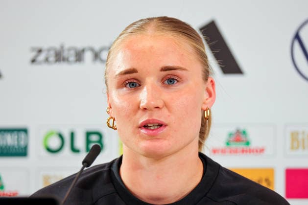 Herzogenaurach, Deutschland, 12. April 2026: Länderspielmaßnahme Vorbereitung auf das Frauen WM-Qualifikationsspiel gegen Österreich - Pressekonferenz in Herzogenaurach Im Bild: Jella Veit (Deutschland) bei der Pressekonferenz in Herzogenaurach Copyright: HMBxMedia MadeleinexFantini