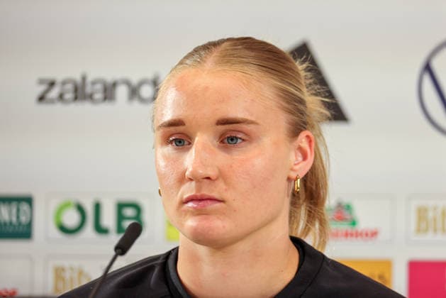 Herzogenaurach, Deutschland, 12. April 2026: Länderspielmaßnahme Vorbereitung auf das Frauen WM-Qualifikationsspiel gegen Österreich - Pressekonferenz in Herzogenaurach Im Bild: Jella Veit (Deutschland) bei der Pressekonferenz in Herzogenaurach Copyright: HMBxMedia MadeleinexFantini