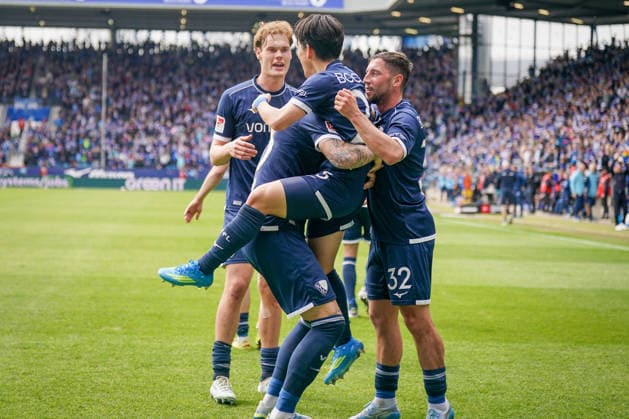 Deutschland: Fussball 2. Bundesliga 2025 - 2026, 29. Spieltag - VfL Bochum vs Eintracht Braunschweig - Vonovia Ruhrstadion: Tor und Torjubel zum 2:0 durch Koji Miyoshi (VfL Bochum, 23) Freude, Emotionen, Jubel