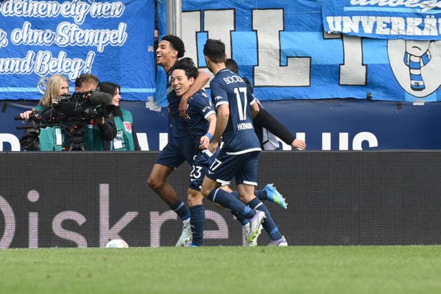 Jubel 2:0 v.li., Francis Onyeka (VfL Bochum), Koji Miyoshi (VfL Bochum), Gerrit Holtmann (VfL Bochum) 12.04.2026, Fussball 2. Bundesliga, Saison 2025 2026, 29. Spieltag, VfL Bochum - Eintracht Braunschweig DFL regulations prohibit any use of photographs as image sequences and or quasi-video Bochum Vonovia Ruhrstadion Nordrhein Westfalen Deutschland