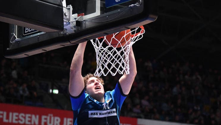 12.04.2026, xokbx, Basketball easyCredit BBL Bundesliga, Frankfurt Skyliners - MLP Academics Heidelberg v.l. Jacob Holt (Fraport Skyliners Frankfurt) Sprung, Dunk, Dünken, Slam Dunk (DFL DFB REGULATIONS PROHIBIT ANY USE OF PHOTOGRAPHS as IMAGE SEQUENCES and or QUASI-VIDEO) Frankfurt am Main