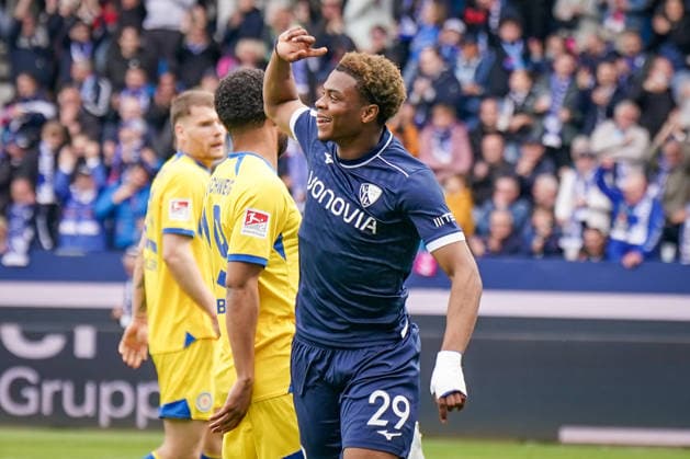 Deutschland: Fussball 2. Bundesliga 2025 - 2026, 29. Spieltag - VfL Bochum vs Eintracht Braunschweig - Vonovia Ruhrstadion: Tor und Torjubel zum 3:0 durch Farid Alfa-Ruprecht (VfL Bochum, 29) Freude, Emotionen, Jubel