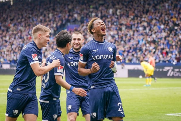 Deutschland: Fussball 2. Bundesliga 2025 - 2026, 29. Spieltag - VfL Bochum vs Eintracht Braunschweig - Vonovia Ruhrstadion: Tor und Torjubel zum 3:0 durch Farid Alfa-Ruprecht (VfL Bochum, 29) Freude, Emotionen, Jubel