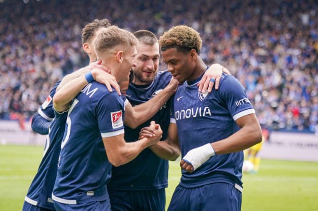 Deutschland: Fussball 2. Bundesliga 2025 - 2026, 29. Spieltag - VfL Bochum vs Eintracht Braunschweig - Vonovia Ruhrstadion: Tor und Torjubel zum 3:0 durch Farid Alfa-Ruprecht (VfL Bochum, 29) Freude, Emotionen, Jubel