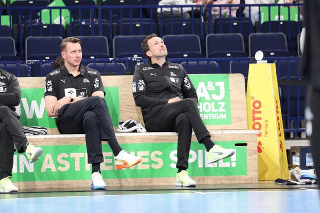 Handball Daikin Handball Bundesliga 2025 2026 - Handball Verein Hamburg vs. THW Kiel Filip Jicha, Trainer, Viktor Szilagyi, Geschäftsführer Barclays Arena Hamburg