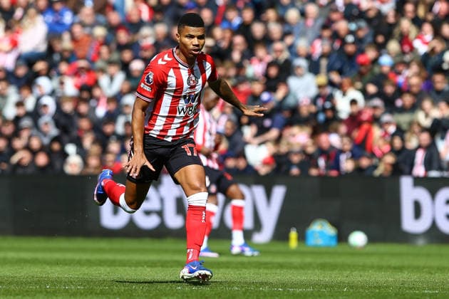 SUNDERLAND, ENGLAND, APRIL 12: Reinildo Mandava of Sunderland AFC runs during a Premier League 2025-26 match between Sunderland and Tottenham Hotspur at Stadium of Light on April 12, 2026 in Sunderland, England. (Photo by Zach Forster Sports Press Photo) Copyright: xZachxForster SportsxPressxPhotox Sportspressphoto_SPR128004
