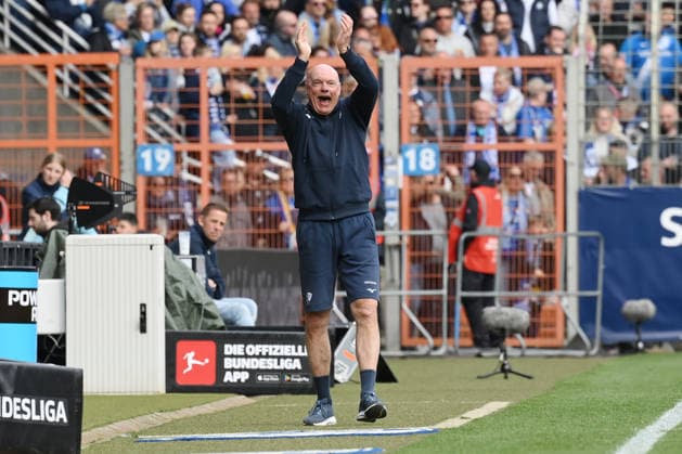 Jubel Trainer Uwe Rösler (VfL Bochum) 12.04.2026, Fussball 2. Bundesliga, Saison 2025 2026, 29. Spieltag, VfL Bochum - Eintracht Braunschweig DFL regulations prohibit any use of photographs as image sequences and or quasi-video Bochum Vonovia Ruhrstadion Nordrhein Westfalen Deutschland