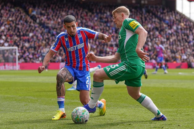 Crystal Palace v Newcastle United, Premier League Daniel Munoz of Crystal Palace and Lewis Hall of Newcastle United battling for the ball during the Crystal Palace v Newcastle United Premier League match at Selhurst Park, London, England on 12 April 2026 Credit: Dylan Hepworth Every Second Media Editorial use only. All images are copyright Every Second Media Limited. No images may be reproduced without prior permission. All rights reserved. Premier League and Football League images are subject to licensing agreements with Football DataCo Limited. see https: www.football-dataco.com Copyright: xIMAGO EveryxSecondxMediax ESM-1906-0022 DylanxHepworthx xEveryxSecondxMediax