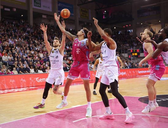 Michael Kessens Telekom Baskets Bonn vs. Basketball Löwen (Loewen) Braunschweig 29. Speiltag - Saison 2025 26