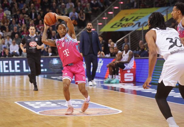 Jalen Finch Telekom Baskets Bonn vs. Basketball Löwen (Loewen) Braunschweig 29. Speiltag - Saison 2025 26