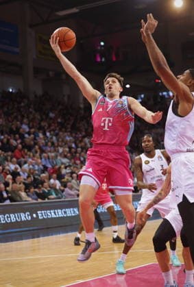 Grayson Murphy Telekom Baskets Bonn vs. Basketball Löwen (Loewen) Braunschweig 29. Speiltag - Saison 2025 26