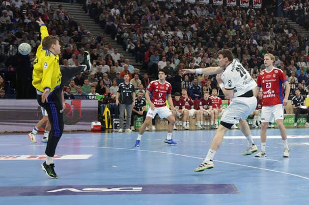 2026.04.12 xfsx Daikin HBL Handballl 1. Bundesliga Hamburger Sportverein Handball - THW Kiel v.l. Torwart Robin Haug (16, HSV Hamburg Handball ) , Lukas Laube (THW Kiel ,20) Copyright: HMBxMedia FernandoxSoares