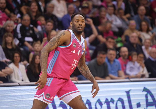 Jeff Garrett Telekom Baskets Bonn vs. Basketball Löwen (Loewen) Braunschweig 29. Speiltag - Saison 2025 26