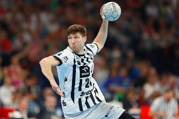 Handball 1. Handball-Bundesliga, Daikin HBL 2025 2026 - Handball Verein Hamburg (HSVH) vs. THW Kiel Lukas Zerbe (Kiel) wirft einen Siebenmeter , Portrait . Barclays Arena Hamburg Hamburg Foto: Frank Schoof