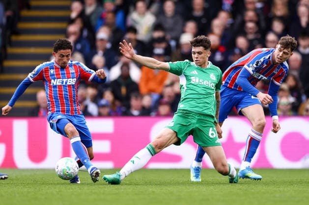 Crystal Palace v Newcastle United 12 April 2026, London - Premier League Football - Crystal Palace v Newcastle United - L-R Yeremy Pino of Crystal Palace, Lewis Miley of Newcastle United and Jorgen Strand Larsen of Crystal Palace - Photo: Jacques Feeney Offside. London UK Copyright: xJacquesxFeeneyx xOffsidexOffside