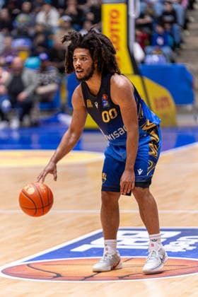 Basketball Bundesliga BBL, Frankfurt Skyliners vs. MLP Academics Heidelberg, Süwag Energie Arena Frankfurt am Main; 12.04.2026 Basketball Bundesliga BBL, Frankfurt am Main, Germany - 12.04.2026: Tyger Campbell (Frankfurt Skyliners, 00) am Ball, Basketball Bundesliga BBL, Spiel der Frankfurt Skyliners vs. MLP Academics Heidelberg, Süwag Energie Arena Frankfurt am Main Copyright: xBEAUTIFULxSPORTS Freudensteinx