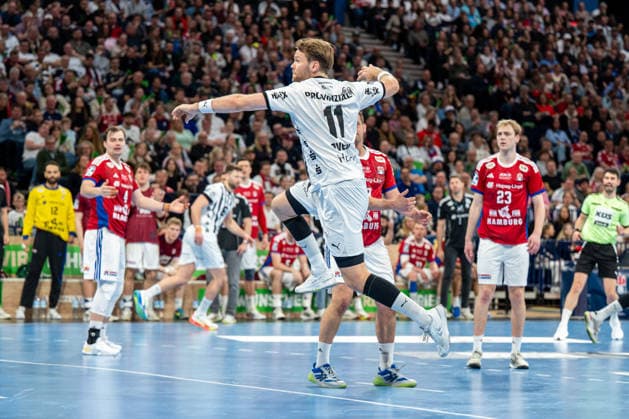12.04.2026, xdobgx, Handball Daikin HBL, Handball Verein Hamburg - THW Kiel v.l. Petter Overby (Kiel, 11) beim Wurf, in action, throwing