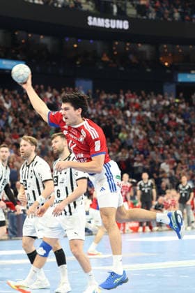 Handball Daikin Handball Bundesliga 2025 2026 - Handball Verein Hamburg vs. THW Kiel Kaj Geenen (Hamburg),erfolgreicher Torwurf, Barclays Arena Hamburg
