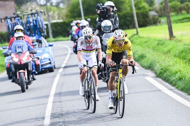 Paris - Roubaix Hauts-de-France 2026 Cycling Race ROUBAIX, FRANCE - APRIL 12 : Pogacar Tadej (SLO) of UAE Team Emirates XRG, Van Aert Wout (BEL) of Team Visma Lease a Bike in the escape pack during the 123rd edition of Paris - Roubaix Hauts-de-France an UCI World Tour 1.UWT one day cycling road race for Men Elite of 258 km with start in Compiegne and finish in Roubaix on April 12, 2026 in Roubaix, France, 12 04 2026 ( Motordriver Kenny Verfaillie - Roubaix France  Copyright: xVincentxKalutx