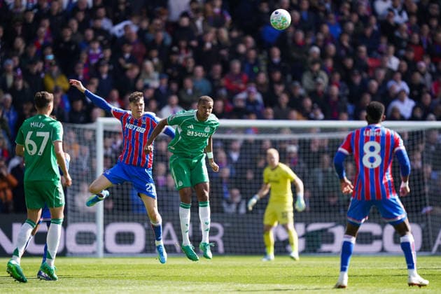 Crystal Palace v Newcastle United, Premier League Jörgen Strand Larsen of Crystal Palace and Malick Thiaw of Newcastle United battling for the ball during the Crystal Palace v Newcastle United Premier League match at Selhurst Park, London, England on 12 April 2026 Credit: Dylan Hepworth Every Second Media Editorial use only. All images are copyright Every Second Media Limited. No images may be reproduced without prior permission. All rights reserved. Premier League and Football League images are subject to licensing agreements with Football DataCo Limited. see https: www.football-dataco.com Copyright: xIMAGO EveryxSecondxMediax ESM-1906-0050 DylanxHepworthx xEveryxSecondxMediax