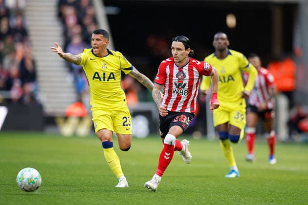 Sunderland v Tottenham Hotspur, Premier League Enzo Le Fee of Sunderland runs at goal during the Sunderland v Tottenham Hotspur Premier League match at the Stadium of Light, Sunderland, England on 12 April 2026 Credit: Craig Cowan Every Second Media Editorial use only. All images are copyright Every Second Media Limited. No images may be reproduced without prior permission. All rights reserved. Premier League and Football League images are subject to licensing agreements with Football DataCo Limited. see https: www.football-dataco.com Copyright: xIMAGO EveryxSecondxMediax ESM-1907-0051 CraigxCowanx xEveryxSecondxMediax