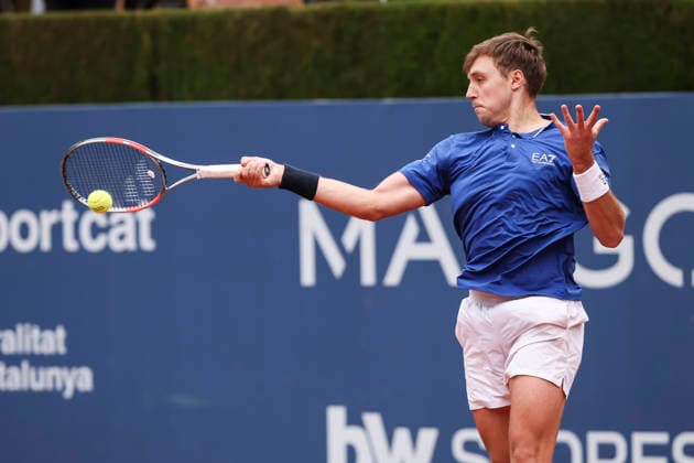 April 12, 2026, Barcelona, Barcelona, Spain: Hamad Medjedovic of Serbia in action agaisnt Quentin Halys of France in Qualifying match during the second day of the Barcelona Open Banc Sabadell 2026 at Real Club de Tenis Barcelona on April 12, 2026 in Barcelona, Spain. Barcelona Spain - ZUMAa181 20260412_zaa_a181_343 Copyright: xJavierxBorregox