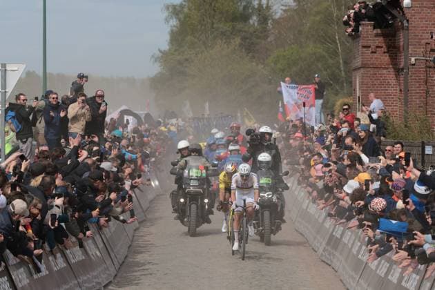 12 04 2026 Paris Roubaix - Carrefour de l Arbre - Ambiance et courses homme et femme DIRECT PHOTOPQR VOIX DU NORD Alexis Christiaen (Pib) ; 12 04 2026 ; 12 04 2026 Paris Roubaix - Carrefour de l Arbre - Ambiance et courses homme et femme DIRECT. Photo Alexis Christiaen (Pib) - La Voix du Nord nord France  Copyright: xPHOTOPQR VOIXxDUxNORD MAXPPPxAlexisxChristiaenx(Pib)x 20260412VDN0177 20260412VDN0177