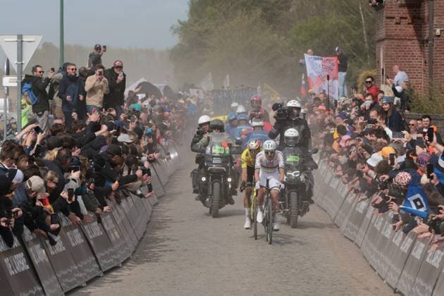 12 04 2026 Paris Roubaix - Carrefour de l Arbre - Ambiance et courses homme et femme DIRECT PHOTOPQR VOIX DU NORD Alexis Christiaen (Pib) ; 12 04 2026 ; 12 04 2026 Paris Roubaix - Carrefour de l Arbre - Ambiance et courses homme et femme DIRECT. Photo Alexis Christiaen (Pib) - La Voix du Nord nord France  Copyright: xPHOTOPQR VOIXxDUxNORD MAXPPPxAlexisxChristiaenx(Pib)x 20260412VDN0180 20260412VDN0180