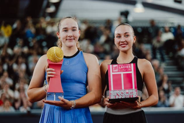 TENNIS - WTA, Tennis Damen Upper Austria Ladies Linz LINZ,AUSTRIA,12.APR.26 - TENNIS - WTA Tour, Upper Austria Ladies Linz. Image shows Mirra Andreeva (RUS) and Anastasia Potapova (AUT) . Keywords: medal  GEPAxpictures xAlexanderxSolc