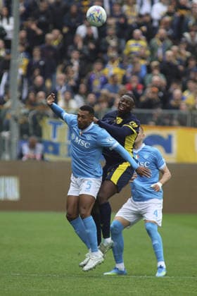 CALCIO - Serie A - Parma Calcio vs SSC Napoli Juan Jesus of SSC Napoli battle for the ball with Nesta Elphege of Parma AC during Parma Calcio vs SSC Napoli, 32Â° Serie A Enilive 2025-26 game at New Balance Arena in Parma (PR), Italy, on April 12, 2026. Parma Italy  Copyright: xIPAxSport ABACAx
