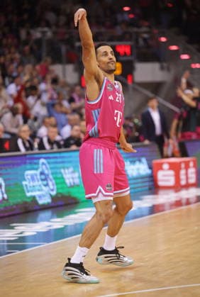 Joel Aminu Telekom Baskets Bonn vs. Basketball Löwen (Loewen) Braunschweig 29. Speiltag - Saison 2025 26