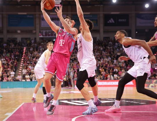 Grayson Murphy Telekom Baskets Bonn vs. Basketball Löwen (Loewen) Braunschweig 29. Speiltag - Saison 2025 26