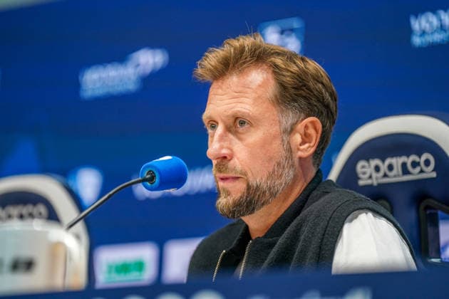 Deutschland: Fussball 2. Bundesliga 2025 - 2026, 29. Spieltag - VfL Bochum vs Eintracht Braunschweig - Vonovia Ruhrstadion: Lars Kornetka (Trainer, Eintracht Braunschweig) Pressekonferenz, Medien