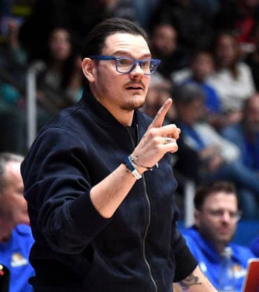 12.04.2026, xokbx, Basketball easyCredit BBL Bundesliga, Frankfurt Skyliners - MLP Academics Heidelberg v.l. Headcoach Carlo Finetti (MLP Academics Heidelberg), Mimik, Gestik (DFL DFB REGULATIONS PROHIBIT ANY USE OF PHOTOGRAPHS as IMAGE SEQUENCES and or QUASI-VIDEO) Frankfurt am Main