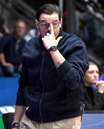 12.04.2026, xokbx, Basketball easyCredit BBL Bundesliga, Frankfurt Skyliners - MLP Academics Heidelberg v.l. Headcoach Carlo Finetti (MLP Academics Heidelberg), Mimik, Gestik (DFL DFB REGULATIONS PROHIBIT ANY USE OF PHOTOGRAPHS as IMAGE SEQUENCES and or QUASI-VIDEO) Frankfurt am Main