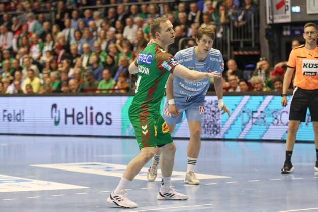 12.04.2026, xgox, Handball - Daikin HBL SC Magdeburg - HC Erlangen emspor, v.l. Omar Ingi Magnusson (Magdeburg, 14) beim Siebenmeter Magdeburg
