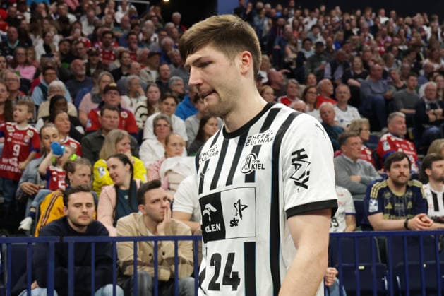 2026.04.12 xfsx Daikin HBL Handballl 1. Bundesliga Hamburger Sportverein Handball - THW Kiel v.l. Lukas Zerbe (THW Kiel ,24) hat ein rote Karte bekommen und muss das Spielfeld verlassen Copyright: HMBxMedia FernandoxSoares