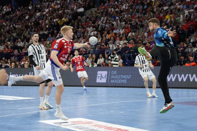 2026.04.12 xfsx Daikin HBL Handballl 1. Bundesliga Hamburger Sportverein Handball - THW Kiel v.l. Frederik Bo Andersen (21, HSV Hamburg Handball ) , Torwart Gonzalo Perez de Vargas (THW Kiel ,1) Copyright: HMBxMedia FernandoxSoares