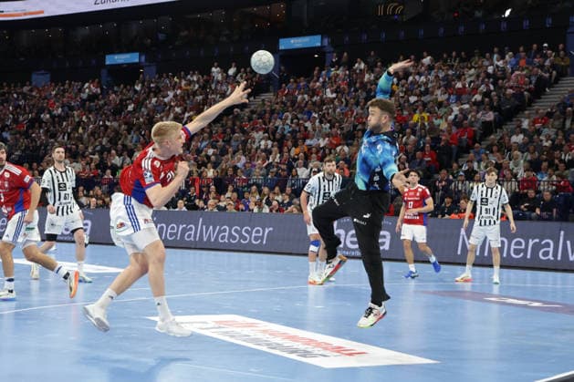 2026.04.12 xfsx Daikin HBL Handballl 1. Bundesliga Hamburger Sportverein Handball - THW Kiel v.l. Frederik Bo Andersen (21, HSV Hamburg Handball ) , Torwart Gonzalo Perez de Vargas (THW Kiel ,1) Copyright: HMBxMedia FernandoxSoares