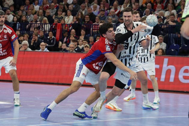 2026.04.12 xfsx Daikin HBL Handballl 1. Bundesliga Hamburger Sportverein Handball - THW Kiel v.l. Kaj Geenen (17, HSV Hamburg Handball ) , Hendrik Pekeler (THW Kiel ,61) Copyright: HMBxMedia FernandoxSoares