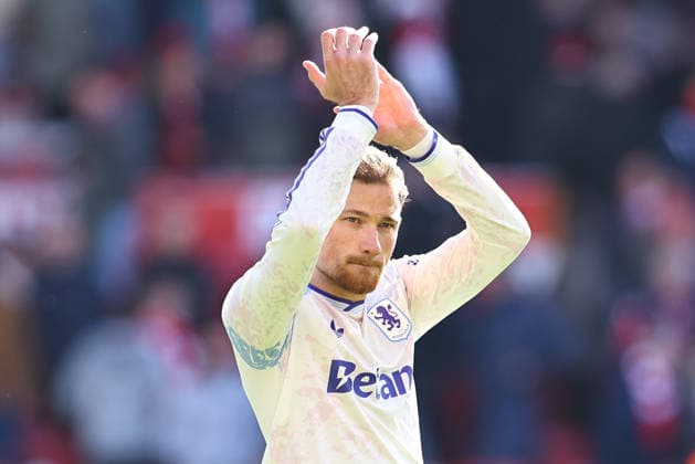 Nottingham Forest v Aston Villa, Premier League Matty Cash of Aston Villa applauds the fans after the Nottingham Forest v Aston Villa Premier League match at the City Ground, West Bridgford, England on 12 April 2026 Credit: Ryan Crockett Every Second Media Editorial use only. All images are copyright Every Second Media Limited. No images may be reproduced without prior permission. All rights reserved. Premier League and Football League images are subject to licensing agreements with Football DataCo Limited. see https: www.football-dataco.com Copyright: xIMAGO EveryxSecondxMediax ESM-1903-0068 RyanxCrockettx xEveryxSecondxMediax