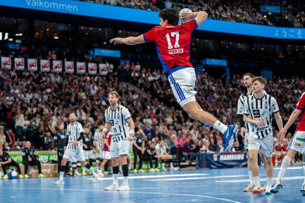 12.04.2026, xdobgx, Handball Daikin HBL, Handball Verein Hamburg - THW Kiel v.l. Kaj Geenen (Handball Sport Verein Hamburg, 17) beim Wurf, in action, throwing